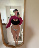Available immediately to fuck with you 🍑🍆🫦