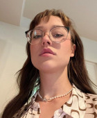 Sexy female available for meetup right now 🥰