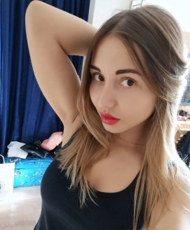 Petite Natalie