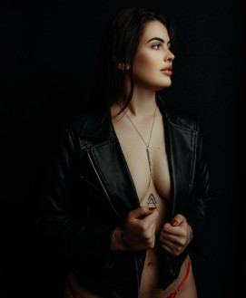 Amanda - escort review from Albania