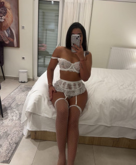 Paulina - escort review from Greece